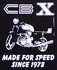Aufdruck des "CBX - MADE FOR SPEED SINCE 1978" Jubiläumsshirts